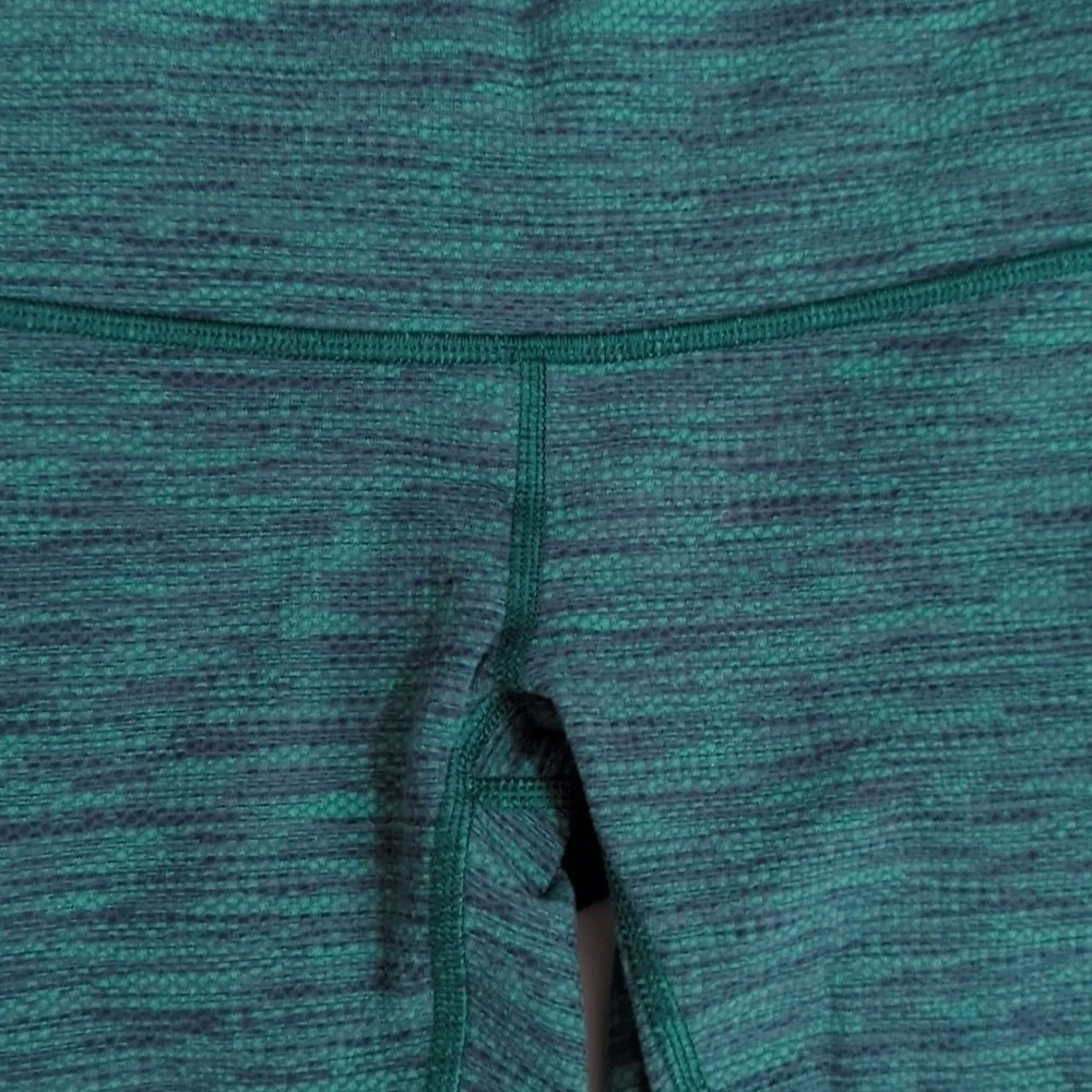 Lululemon Wunder Under Crop, Color Diamond Jacquard Teal Size 4